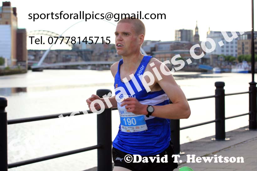 The 2022 Bridges of the Tyne 5 Mile (organised Tyne Bridge Harriers), Quayside, Newcastle, Tuesday, July 5th. Photo: David T. Hewitson/Sports for All Pics